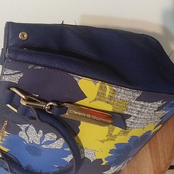 Emma & Sophia Leather Tote - Picture 3 of 5